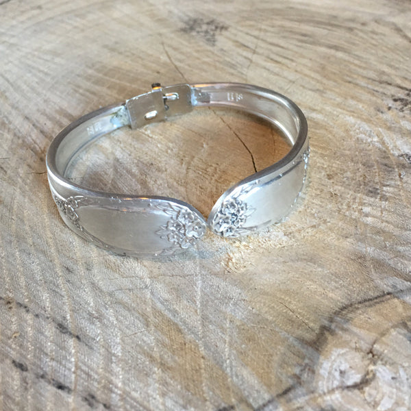 Vintage Silver Plate Hinged Snap Back Bracelet