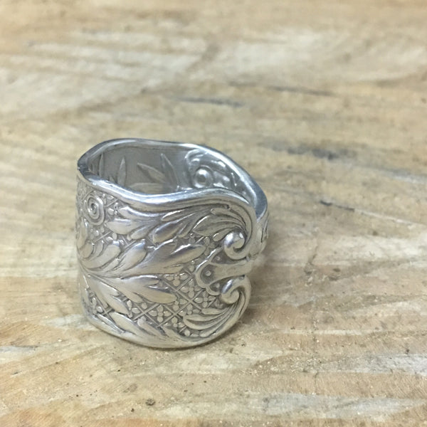 Vintage Leaf and Swirl Motif Sterling band ring